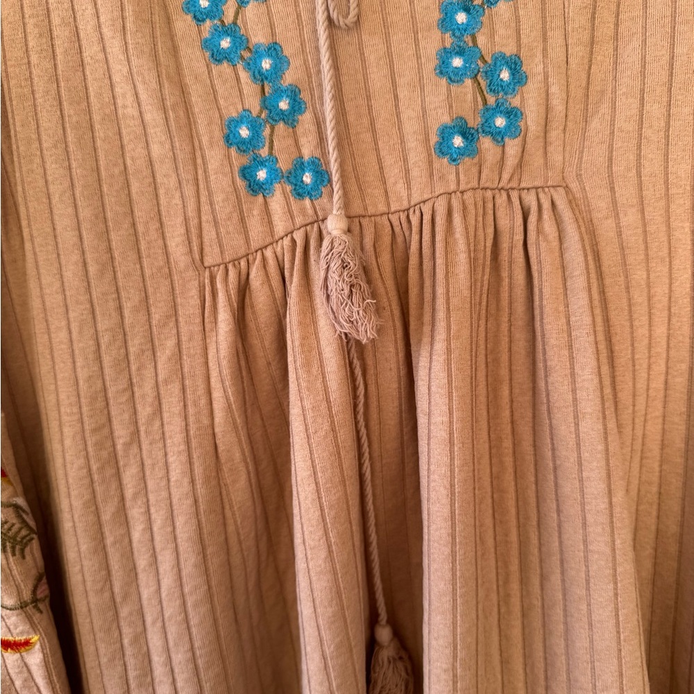 BohoBeauRoseBoutique Embroidered Tan Blouse - Picture 4 of 7